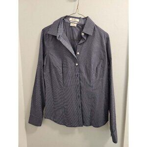 Van Heusen Womens - Plaid Button down Navy shirt. Size Small. Prefect condition.